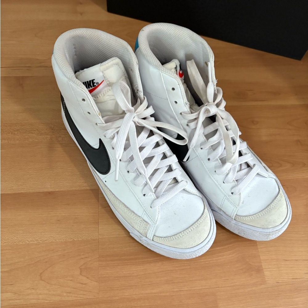 Nike Blazer Mid 77 (GS) Vintage White / Black / Blue Lightning Shoe. Size 7 Y. - Picture 3 of 11